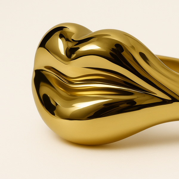 Pout Cuff