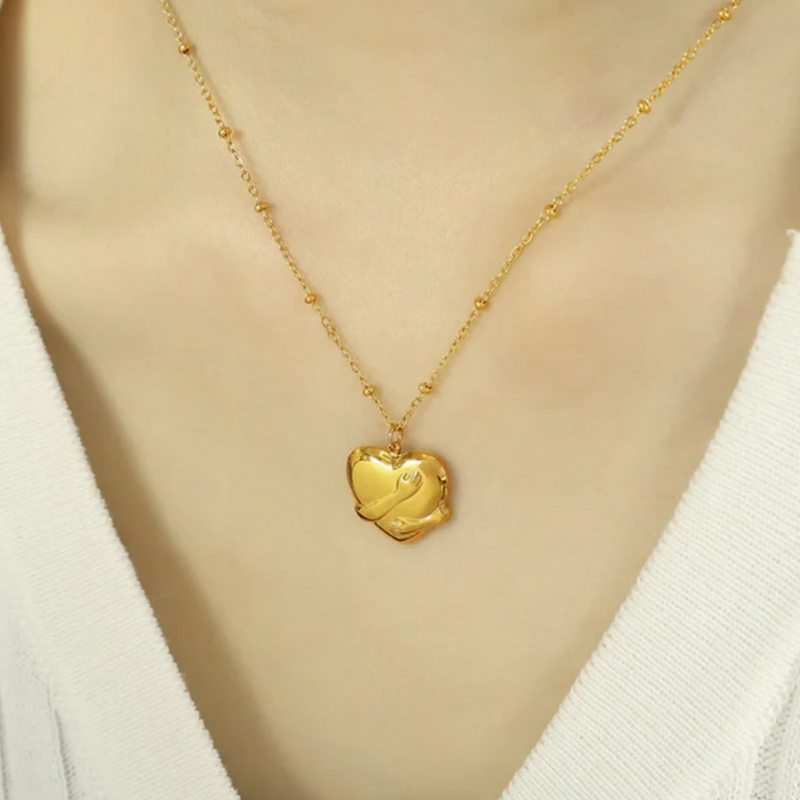 Little Hug Necklace