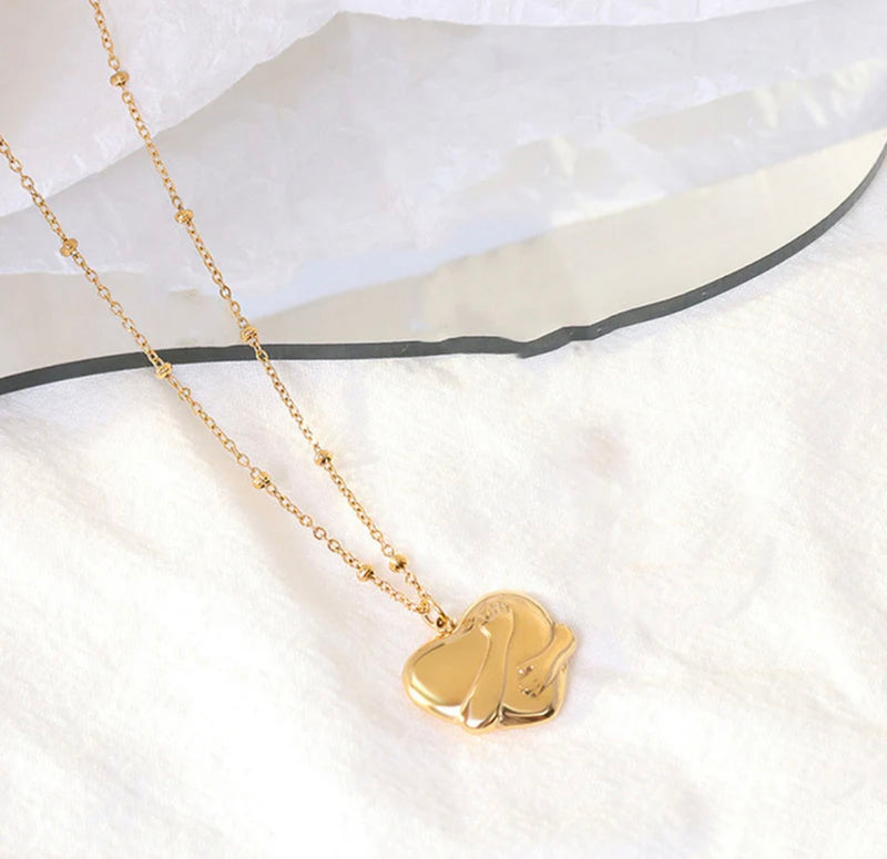 Little Hug Necklace